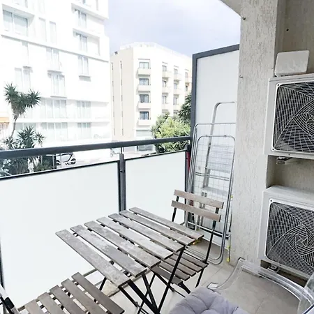 100m From Paceville Apartment